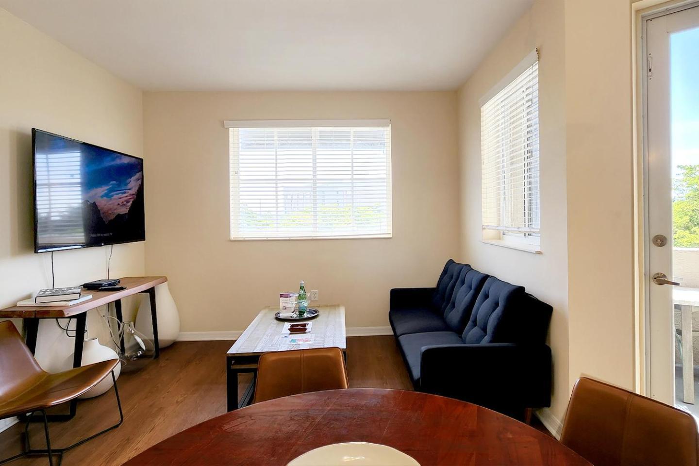 Dharma Home Suites South Miami At Red Road Commons מראה חיצוני תמונה