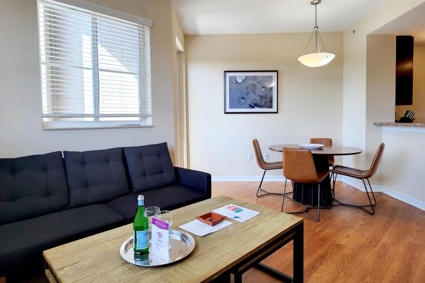 Dharma Home Suites South Miami At Red Road Commons מראה חיצוני תמונה