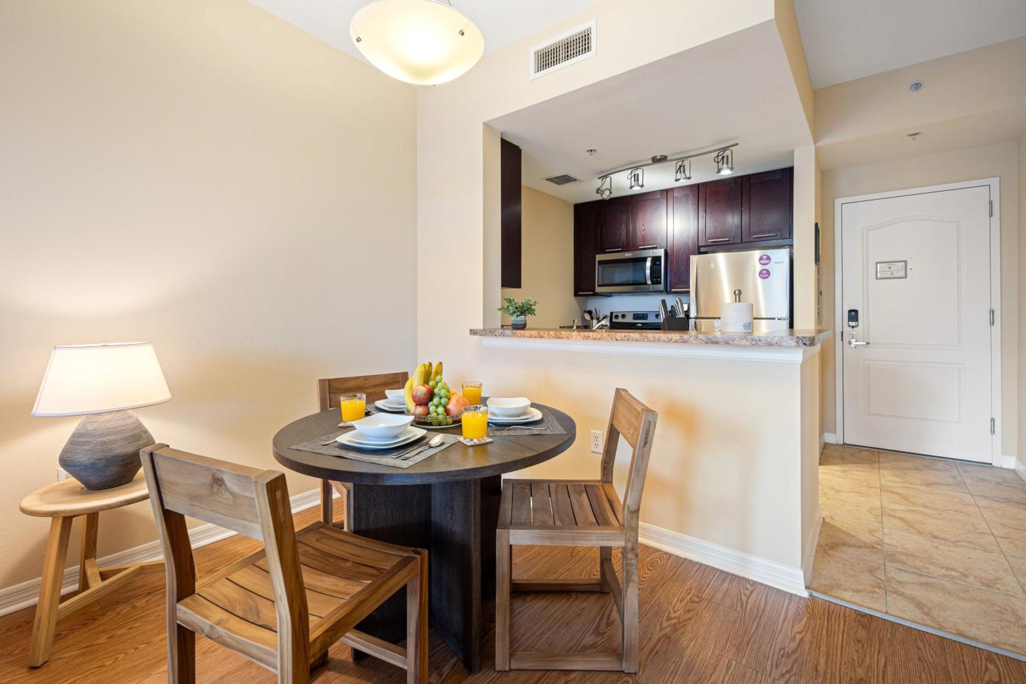 Dharma Home Suites South Miami At Red Road Commons מראה חיצוני תמונה