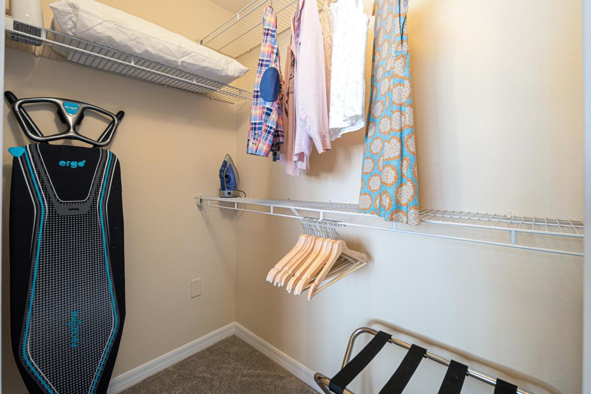 Dharma Home Suites South Miami At Red Road Commons מראה חיצוני תמונה