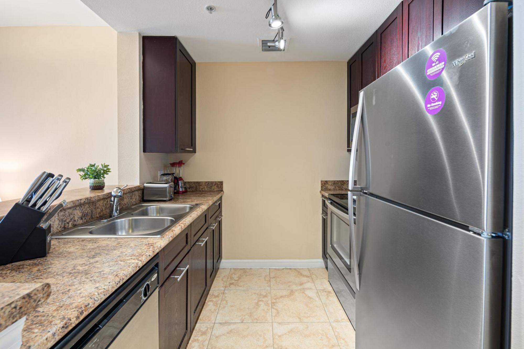 Dharma Home Suites South Miami At Red Road Commons מראה חיצוני תמונה