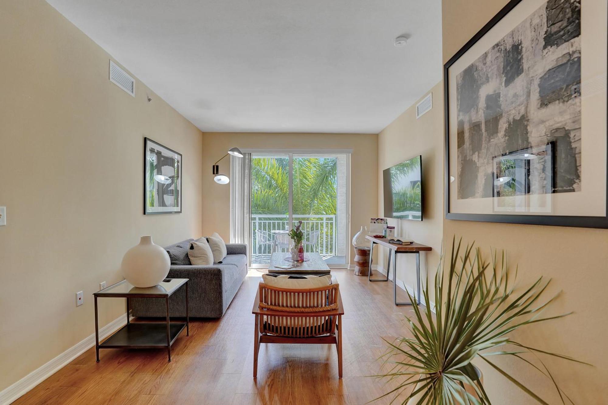 Dharma Home Suites South Miami At Red Road Commons מראה חיצוני תמונה